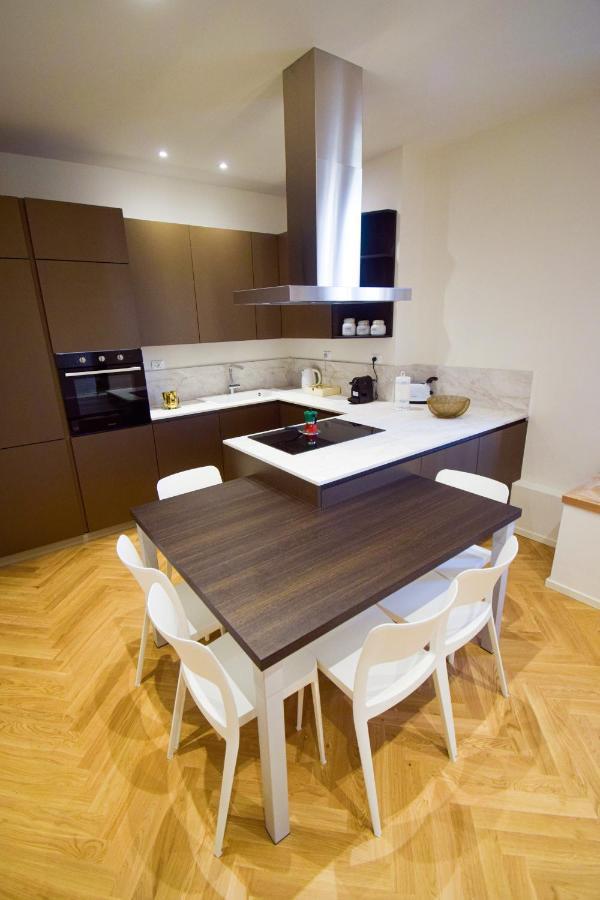 Sibilla Suite Apartment - Via Piella 14 Bologne Extérieur photo